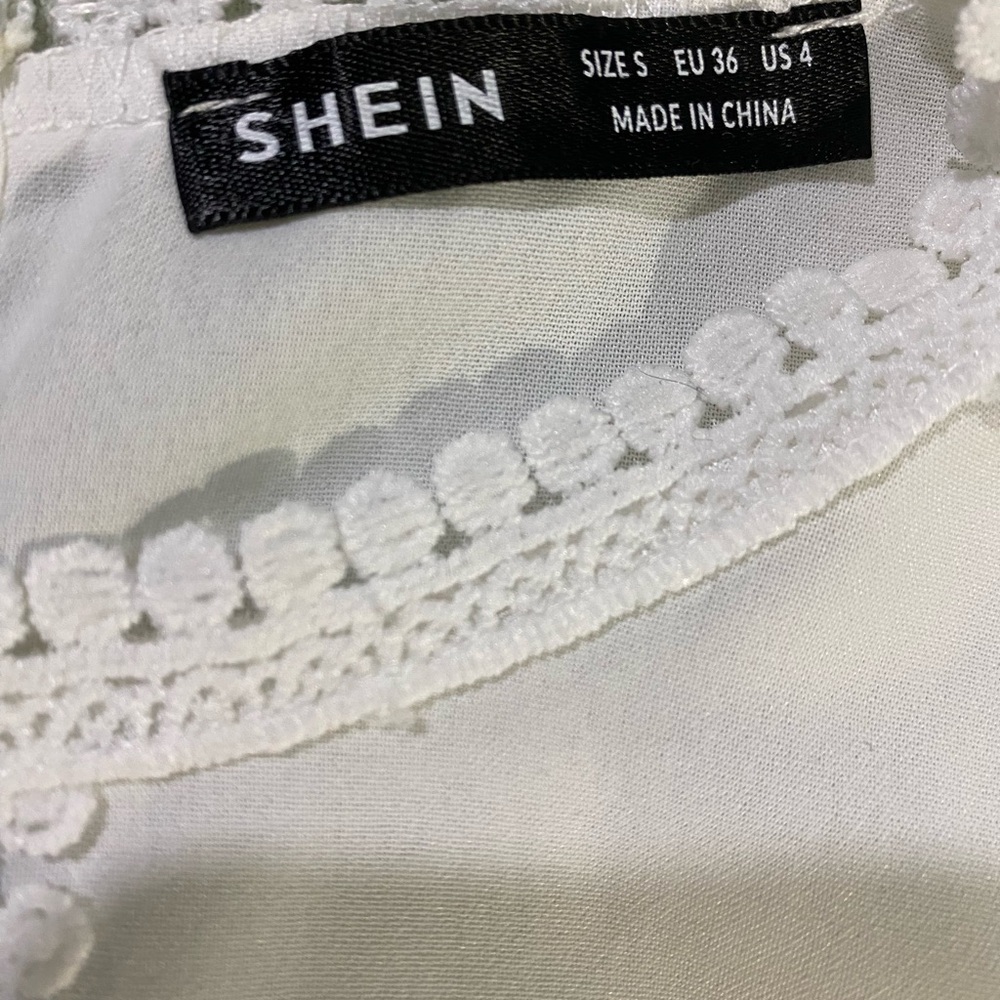 White Shein Sleeveless Mock Neck Lace Trim Keyhole Back Blouse Top Shirt Size S - Picture 4 of 7